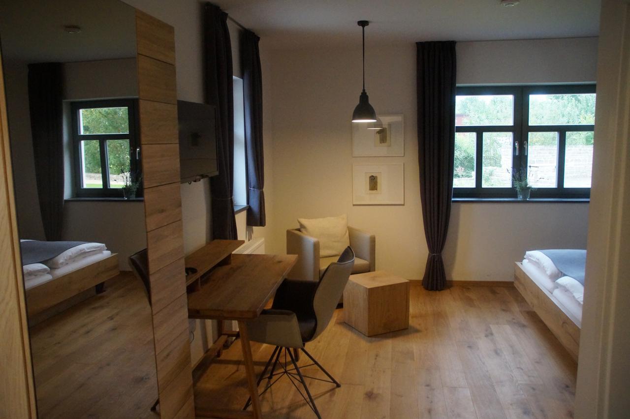 Hotel Dorfmuehle Lehrberg ภายนอก รูปภาพ